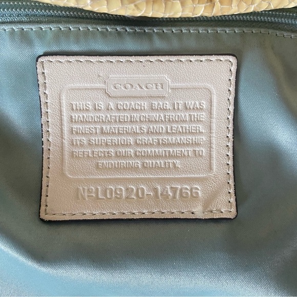 COACH SHOULDER BAG IN LUSCIOUS CRÈME BRÛLÉE SOFT LEATHER $250 MSRP - Picture 9 of 11